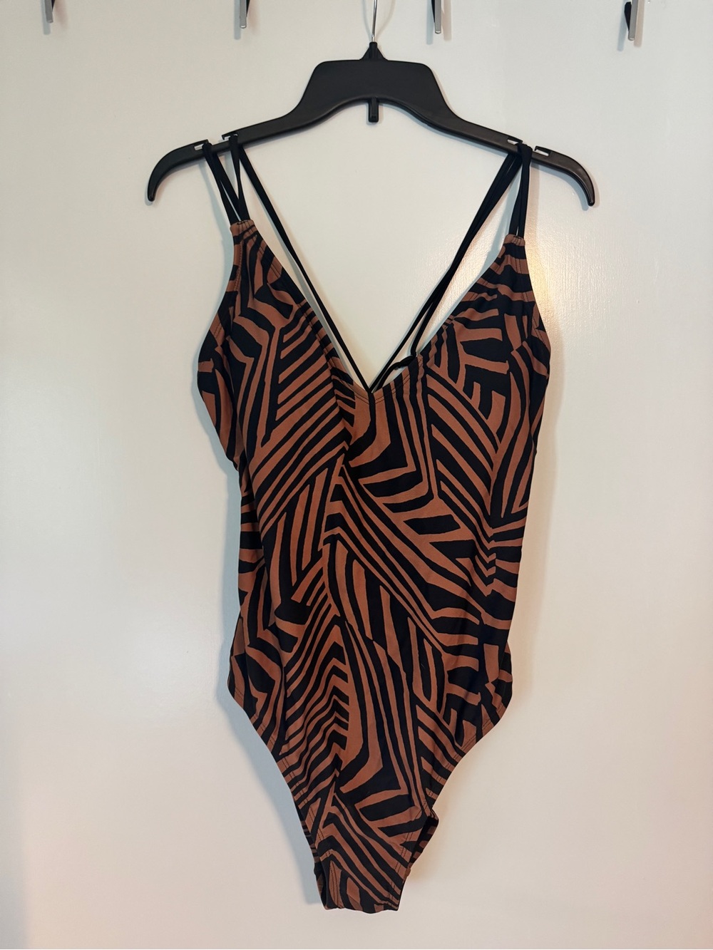 Hurley One-Piece Swimsuit size large NWT
